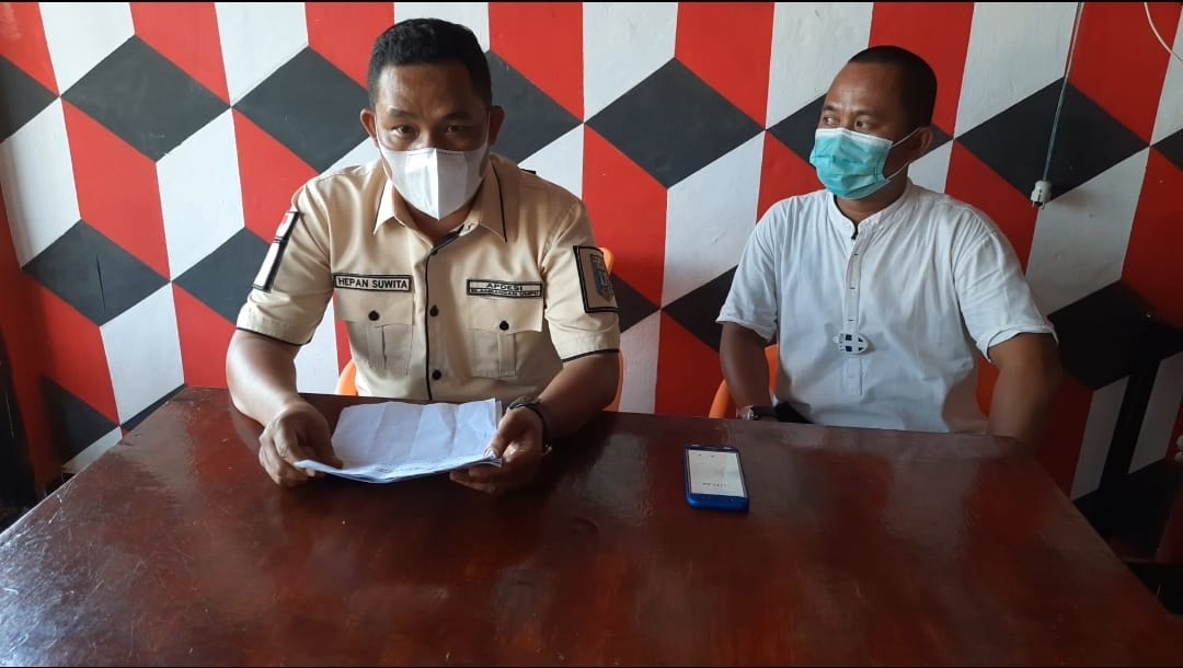 Foto : Ketua APDESI Way Kanan Hevan dan Kepala Kampung Bumi Baru, Abdulah Candara (doc Sandi)
